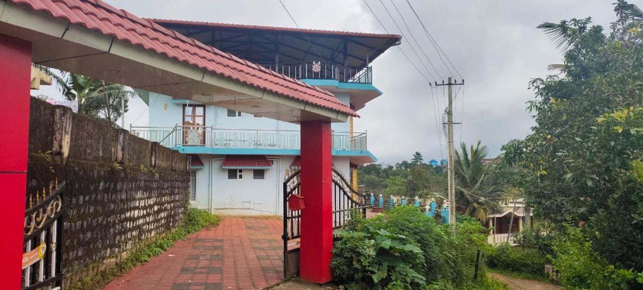 Coorg Vacation Stay มาดิเครี ภายนอก รูปภาพ