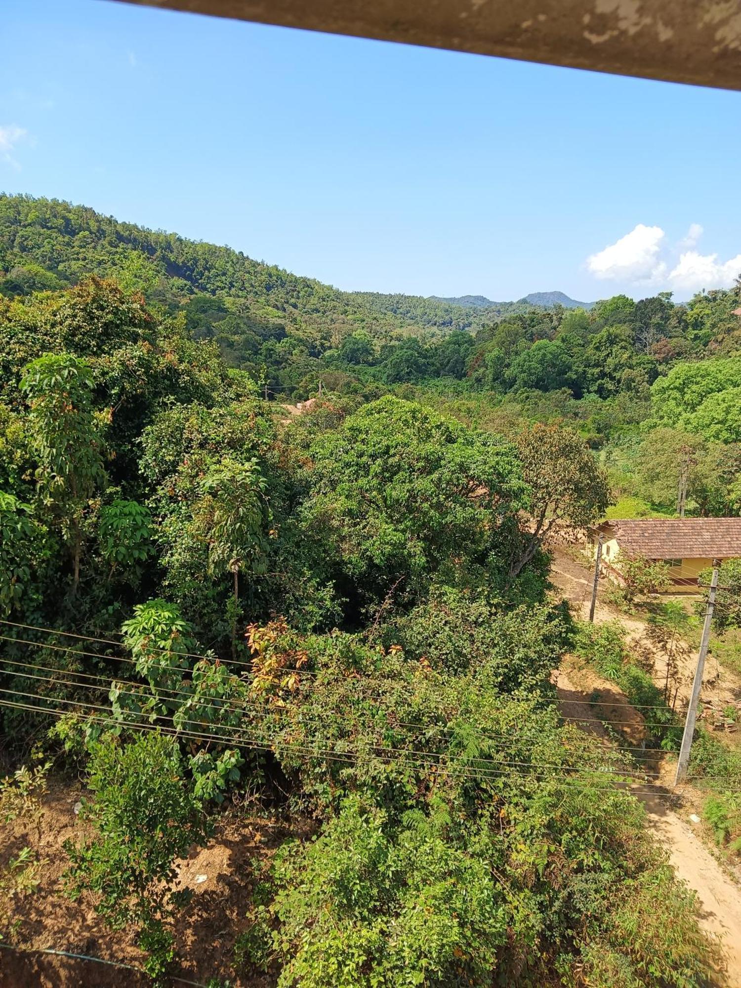 Coorg Vacation Stay มาดิเครี ภายนอก รูปภาพ